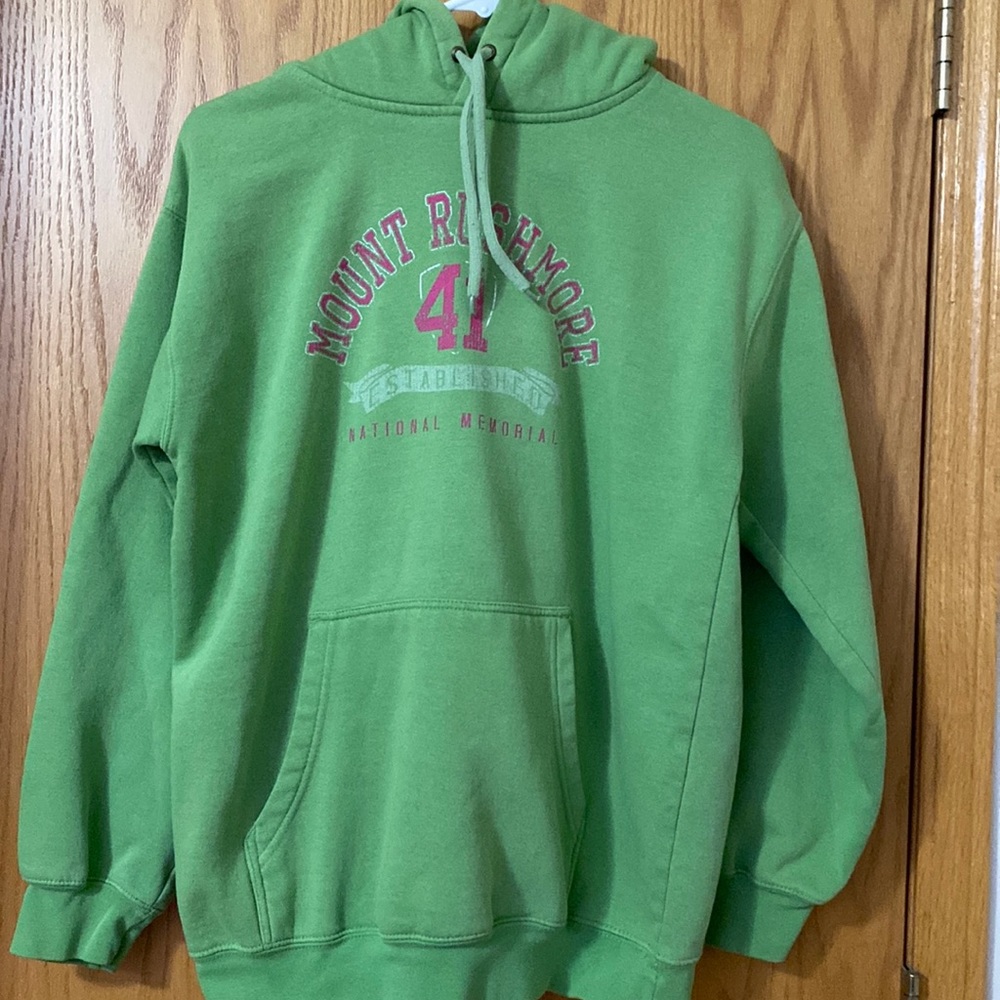 Prairie Mountain Mount Rushmore Hoodie Green Medium - Picture 2 of 6